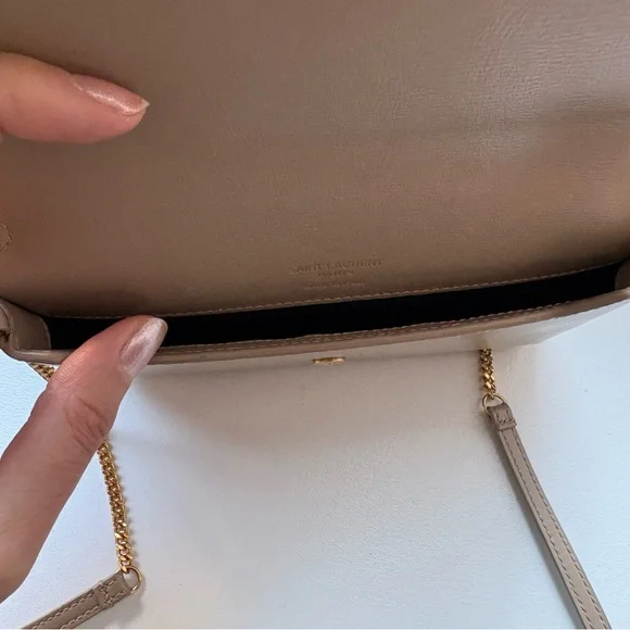 Saint Laurent Cassandre phone holder - Smooth Leather - Picture 5 of 5